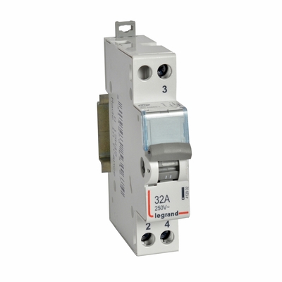 Interrupteur-inverseur modulaire va-et-vient  point milieu 250V~ - 1 module