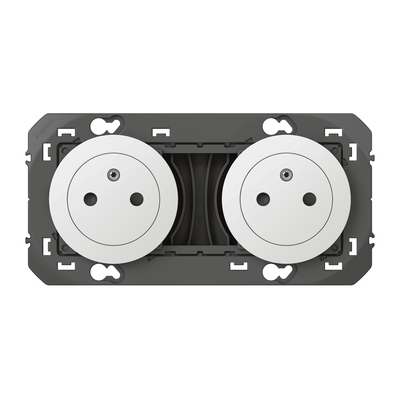 Double prise de courant 2P+T Surface dooxie 16A prcbles finition blanc