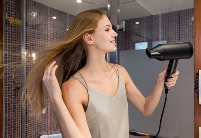 S�che-cheveux pour h�tel Thalos Noir Mat 1875W: 4 flux et temp�ratures + air froid, 22 m/s, 62 dB(A).