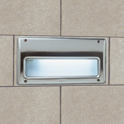 BOX 1 1609 Led 4,5W 446lm 3000K Inox avec visire asymtrique